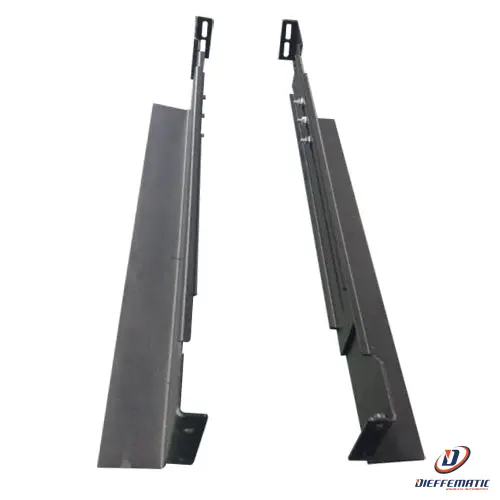 UPS-RACK-KIT Staffe per montaggio a rack